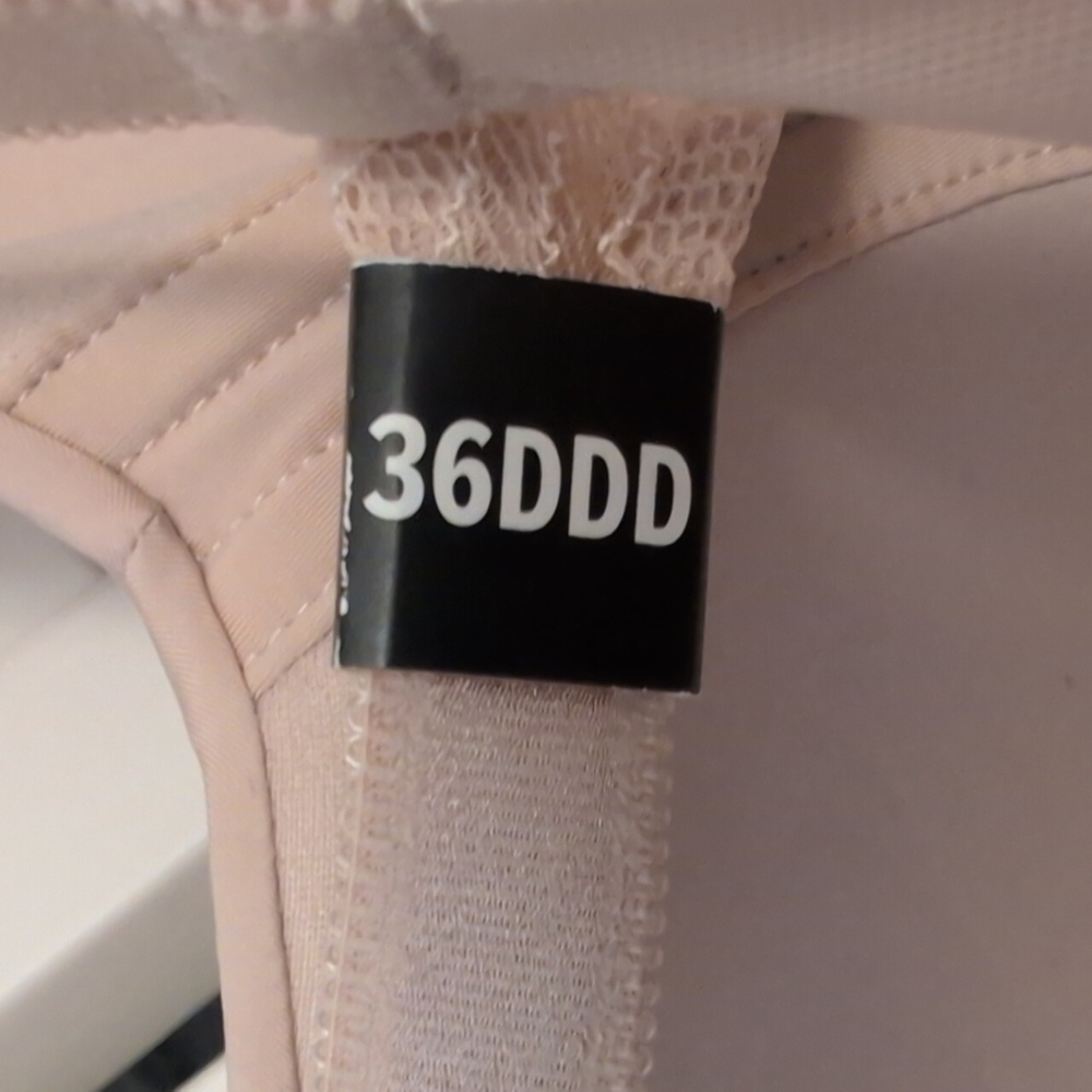 NWT Torrid Seamless 36DDD - Picture 4 of 7
